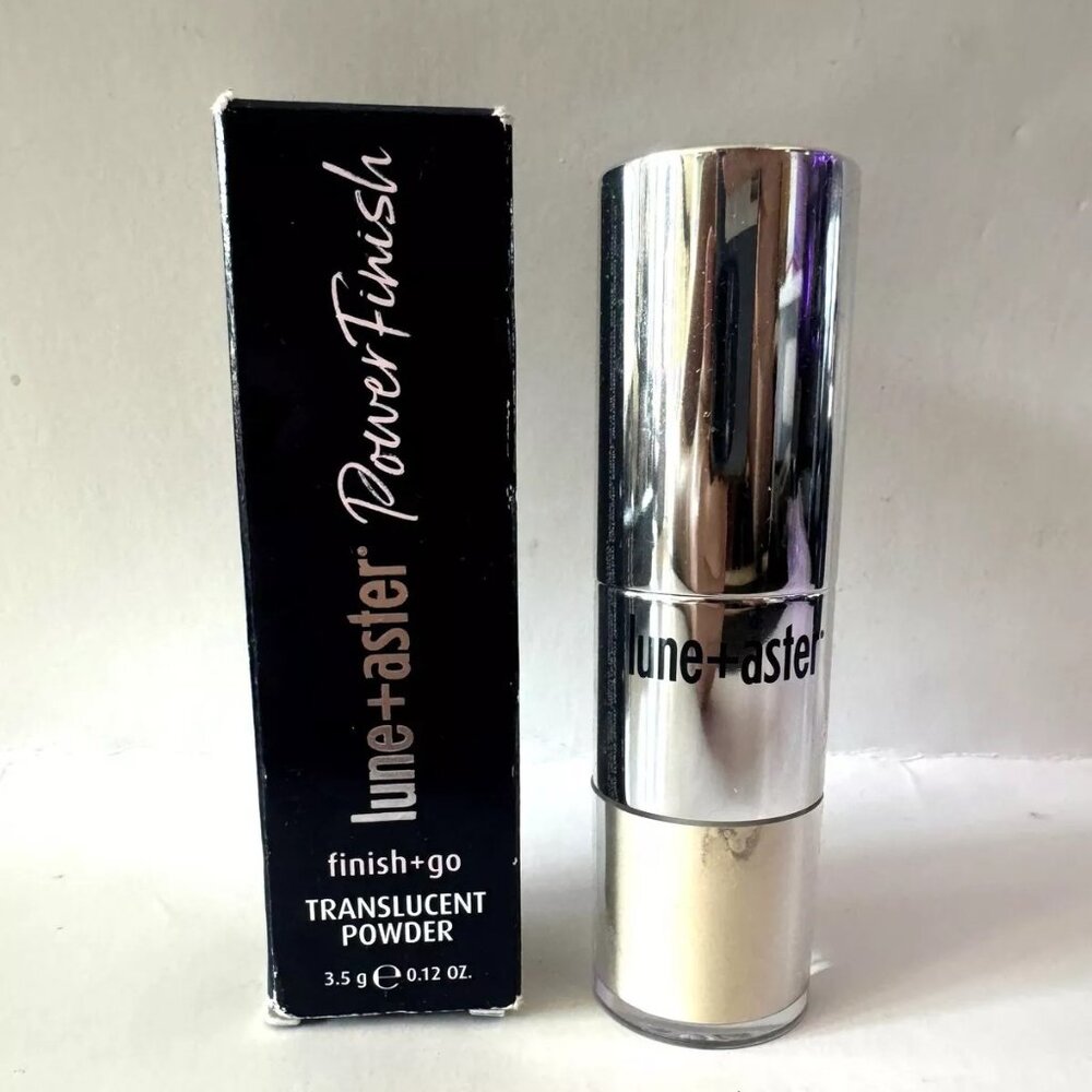 Lune Aster Translucent Powder 0.12oz Boxed